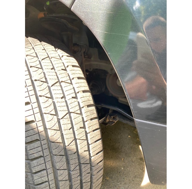 Element inchidere carenaj lateral roata dreapta fata Dacia Duster